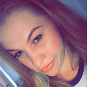 Meet your Posher, Michaela